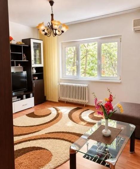 Apartament cu 3 camere decomandat, mobilat în Nerva Traian