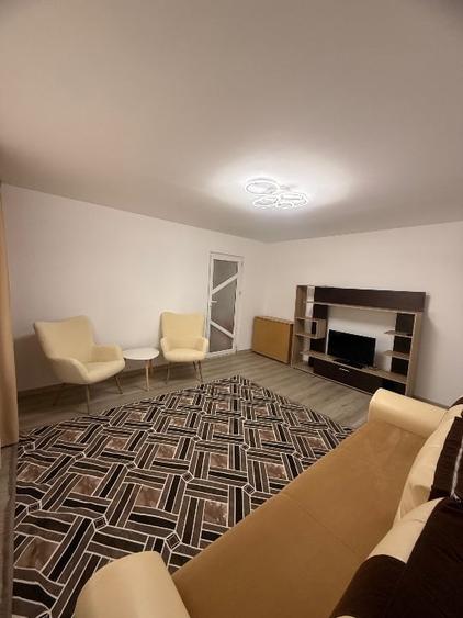 Apartament cu 2 camere semidecomandat, mobilat în Central