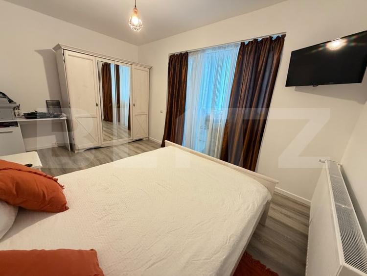 Apartament cu 3 camere semidecomandat, mobilat în Florești