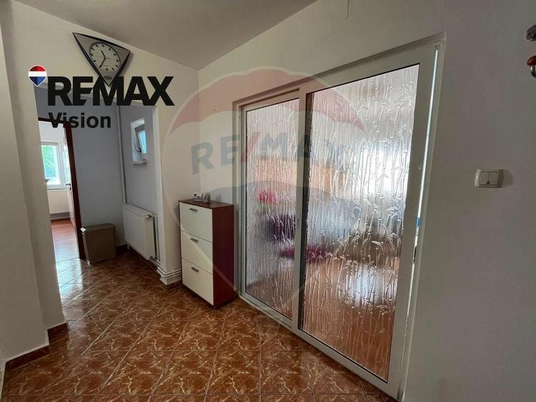 Apartament cu 2 camere decomandat, mobilat în Calea București