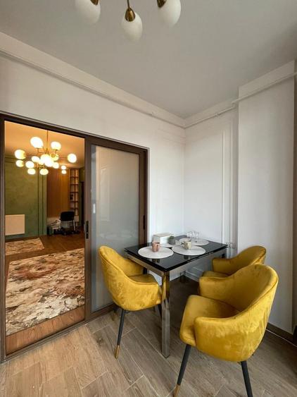 Apartament cu 3 camere semidecomandat în Cug