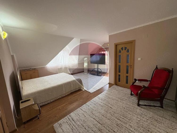 Casă cu 5 camere cu Teren 2687 Mp în Mădăras