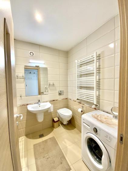Apartament cu 2 camere decomandat în Tractorul