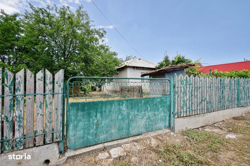Casă cu 4 camere cu Teren 1531 Mp în Pecineaga