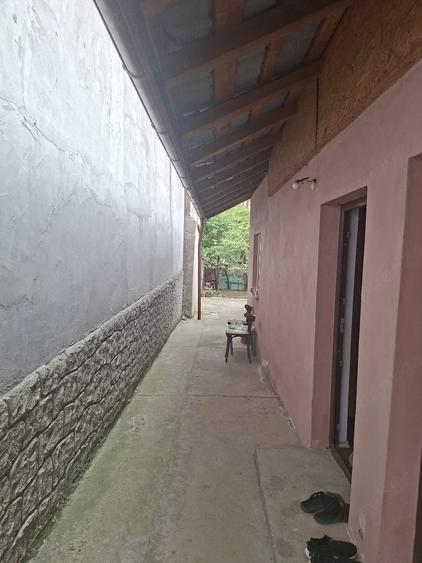 Casă cu 2 camere cu Teren 390 Mp în Central