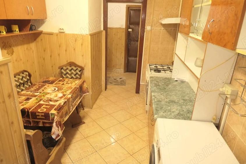 Apartament cu 3 camere semidecomandat în Micălaca