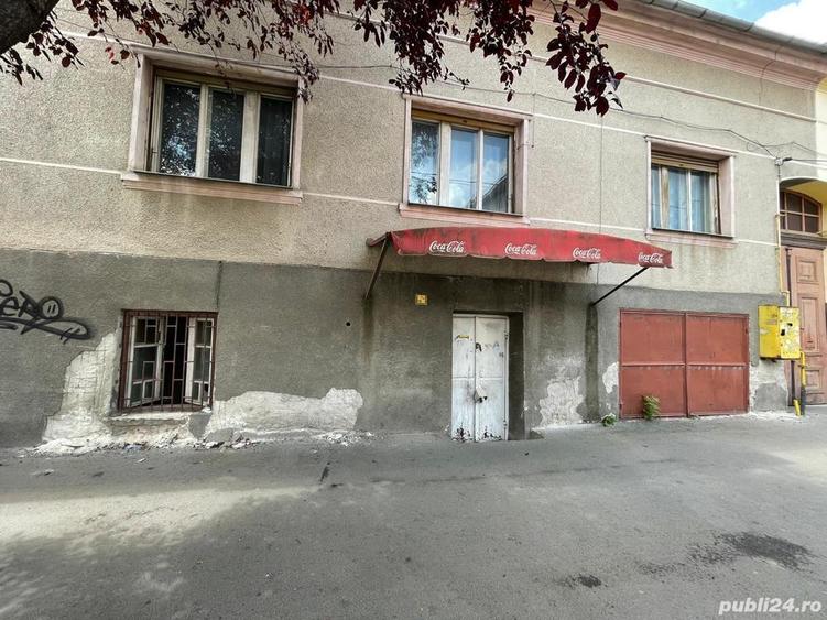 Casă cu 5 camere în Central