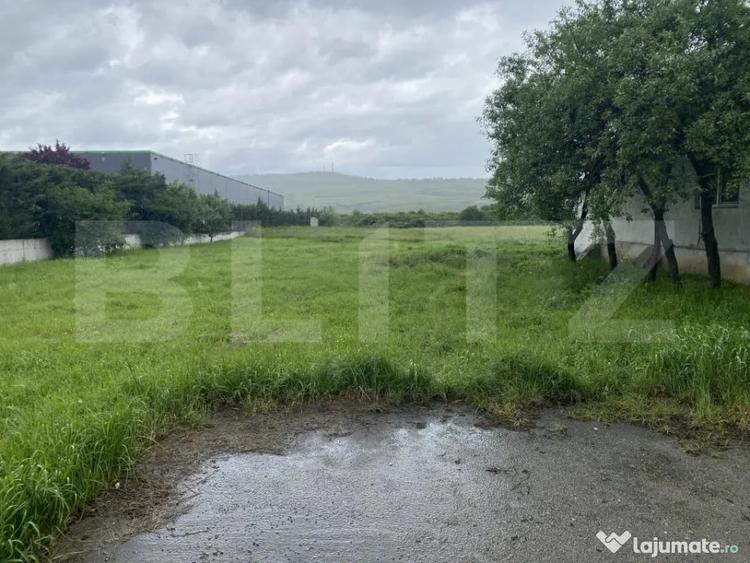Teren de 3000 mp, în Central
