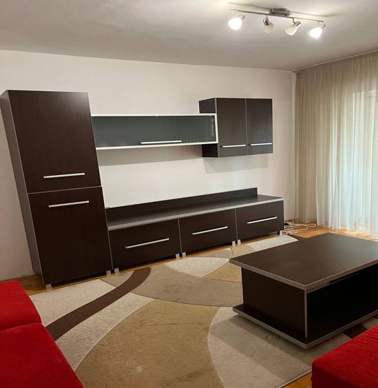 Apartament cu 3 camere decomandat în Mărăști