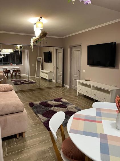 Apartament cu 2 camere decomandat în Casa de Cultură