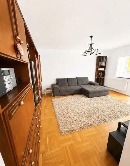 Apartament cu 3 camere decomandat, mobilat în Alba Iulia