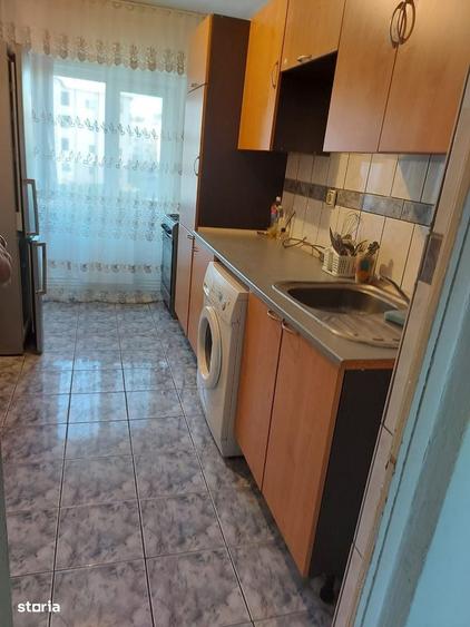 Apartament cu 3 camere decomandat în Micro 11