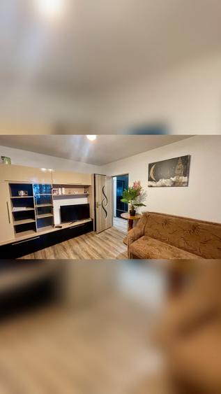 Apartament cu 2 camere semidecomandat, mobilat în Trivale