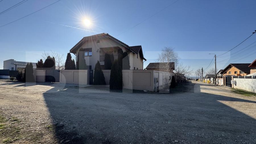 Casă individuală cu 4 camere cu Canalizare în Exterior Est