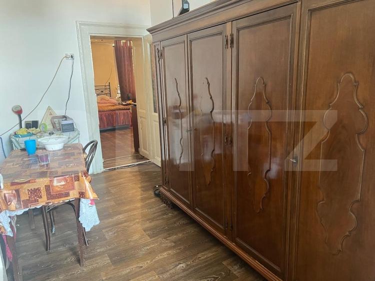 Apartament cu 3 camere semidecomandat, mobilat în Traian