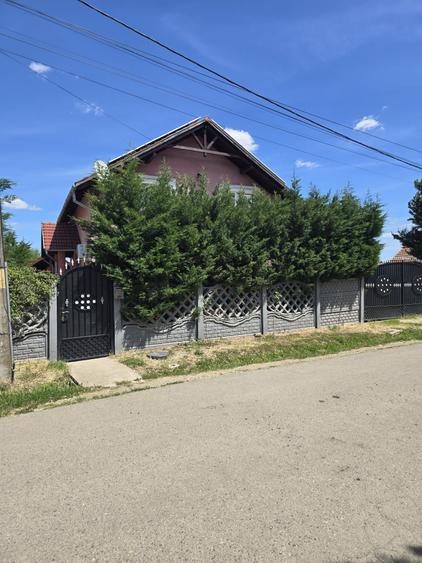 Casă cu 4 camere în Biharia