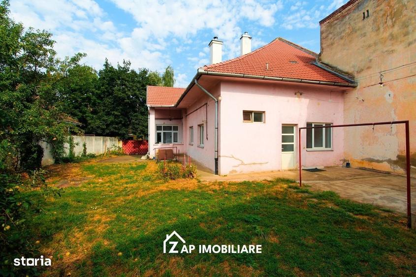 Casă cu 4 camere în Central