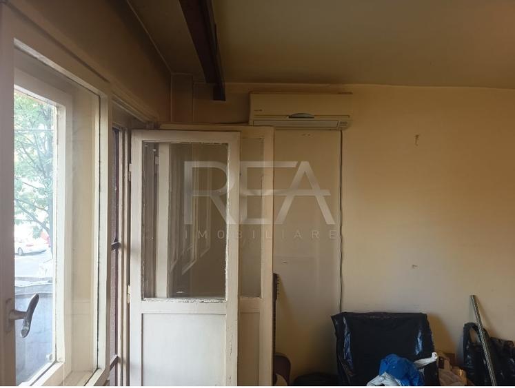 Apartament cu 3 camere decomandat în Rahova