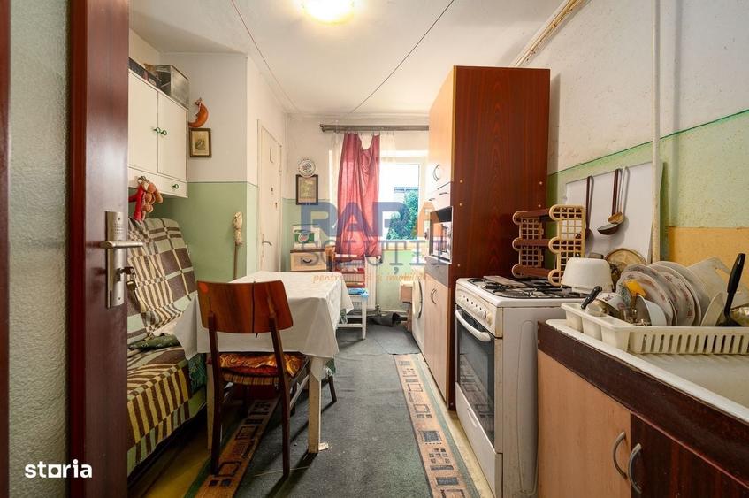 Apartament cu 3 camere decomandat în Horia