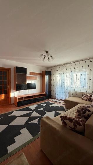 Apartament cu 2 camere semidecomandat în 1 Mai