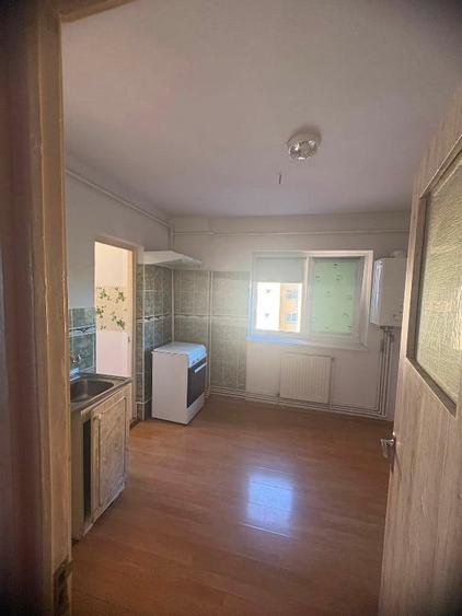 Apartament cu 2 camere decomandat în Triaj