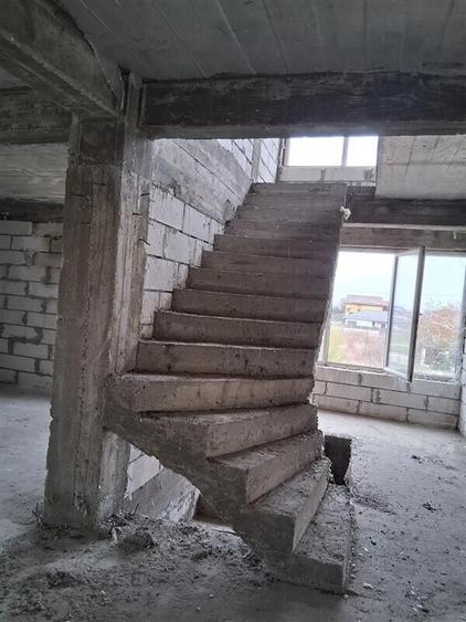 Duplex cu 6 camere cu Teren 252 Mp în Domnești