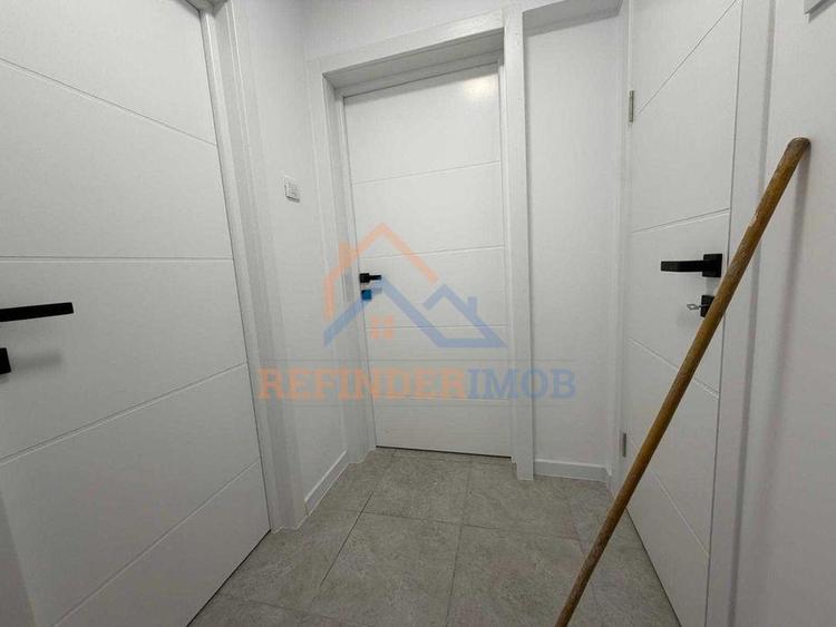 Apartament cu 3 camere semidecomandat în Berceni — fotografia 3