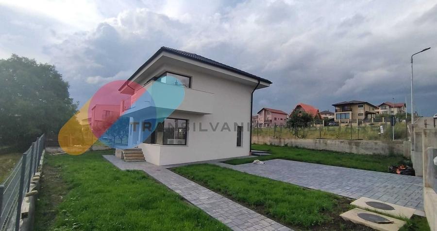 Casă individuală cu 4 camere cu Canalizare în Chinteni