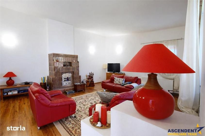 Casă cu 4 camere cu Teren 660 Mp în Rucăr