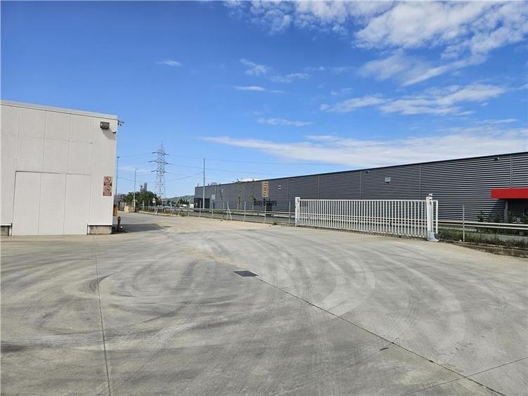 Spațiu industrial, de 2,500 mp, în Vest