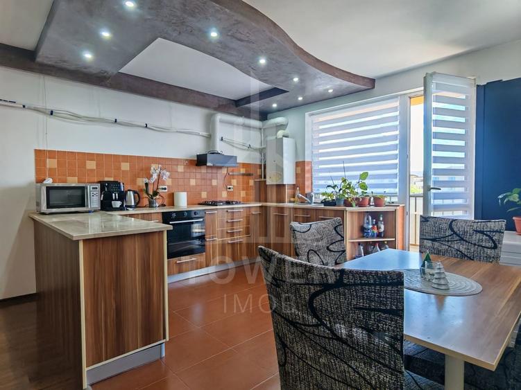 Apartament cu 3 camere decomandat în Hipodrom 2