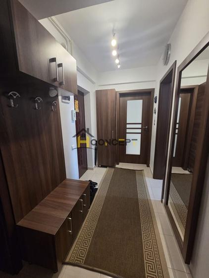 Apartament cu 3 camere decomandat, mobilat în Central
