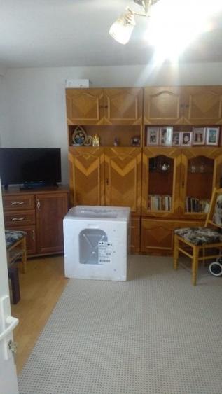 Casă individuală cu 6 camere cu Canalizare în Sărărie