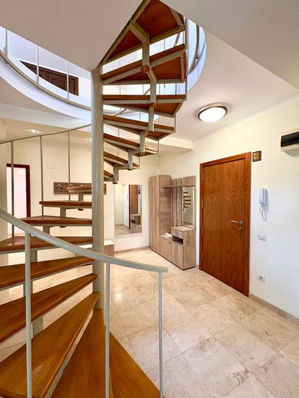 Apartament cu 5 camere în Mogoșoaia