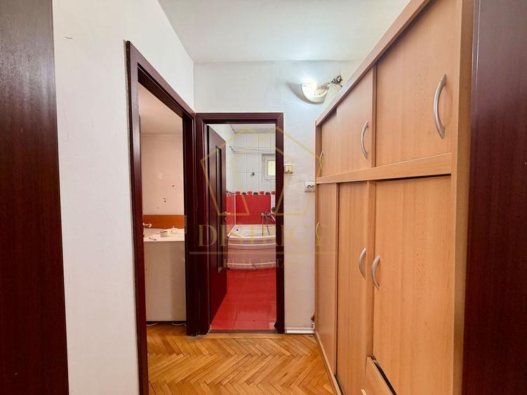 Apartament cu 2 camere semidecomandat în Complex Studențesc