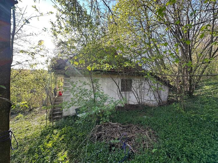 Casă cu 4 camere în Valea Stâlpului