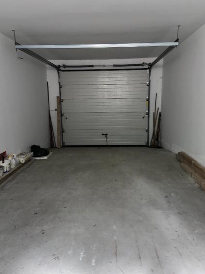 Casă cu 5 camere cu Teren 6060 Mp în Potoci