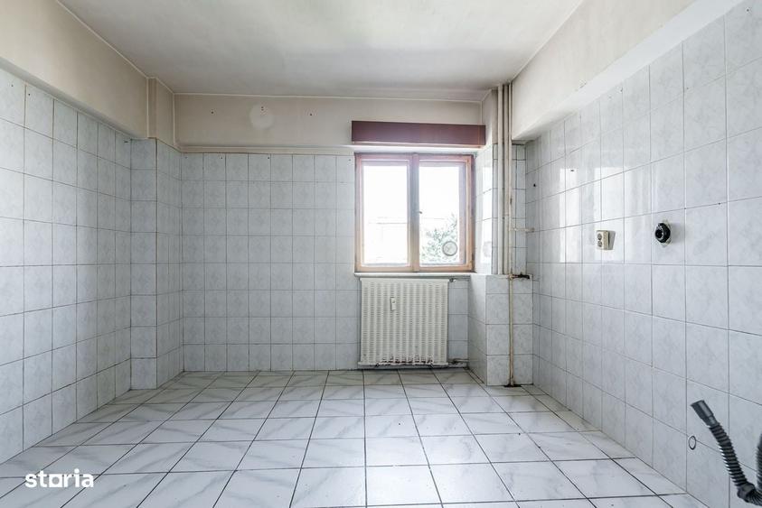 Apartament cu 4 camere decomandat în Aurel Vlaicu