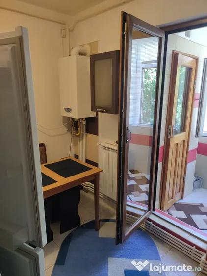 Ofer spre inchiriere un apartament cu o camera, zona Buzaului - 8
