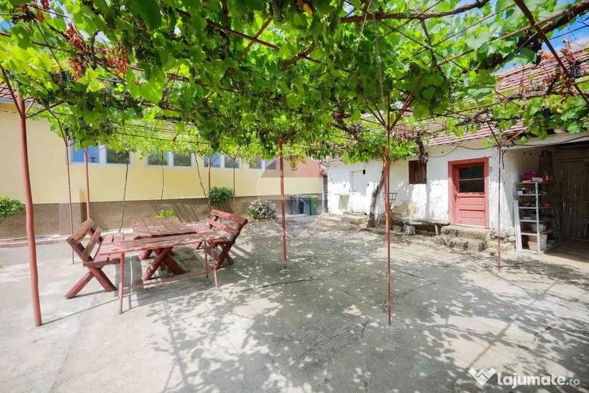 Casă cu 3 camere cu Teren 8788 Mp în Forosig