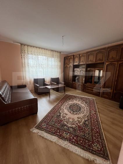 Casă individuală cu 5 camere cu Teren 3300 Mp în Sud