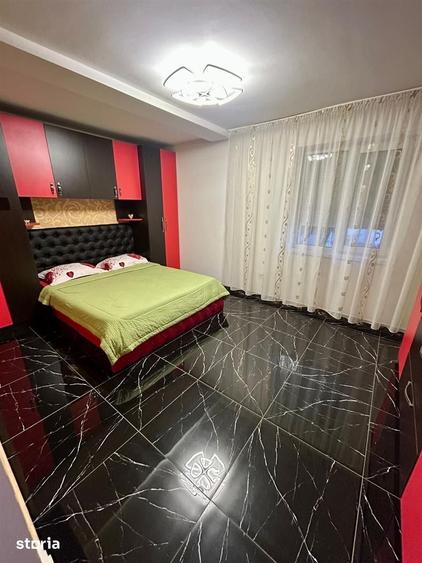 Casă cu 7 camere cu Teren 300 Mp în Sânmartin