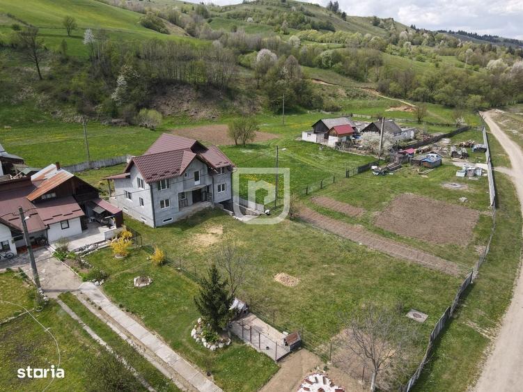 Casă cu 4 camere cu Teren 1143 Mp în Șcheia