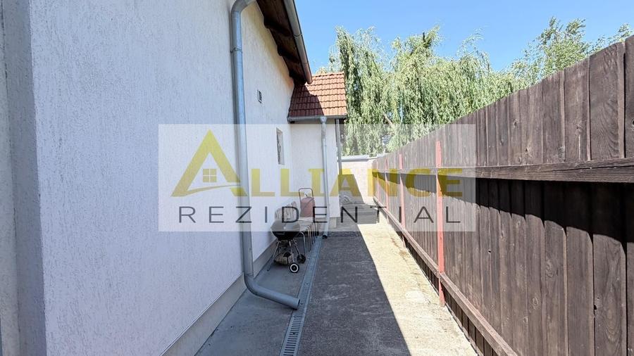 Casă individuală cu 4 camere cu Canalizare în Berceni