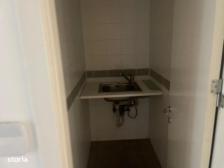 Spațiu comercial, de 440 mp, în Otopeni