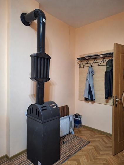 Spațiu comercial, de 65 mp, în Cazasu