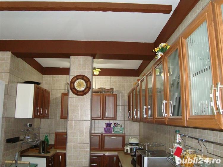 Casă cu 11 camere cu Teren 633 Mp în Clinceni
