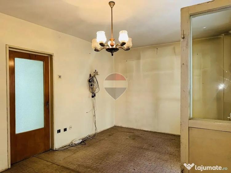 Apartament cu 2 camere decomandat în Teiul Doamnei