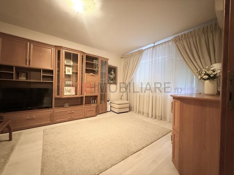 Apartament cu 3 camere decomandat în Grivița