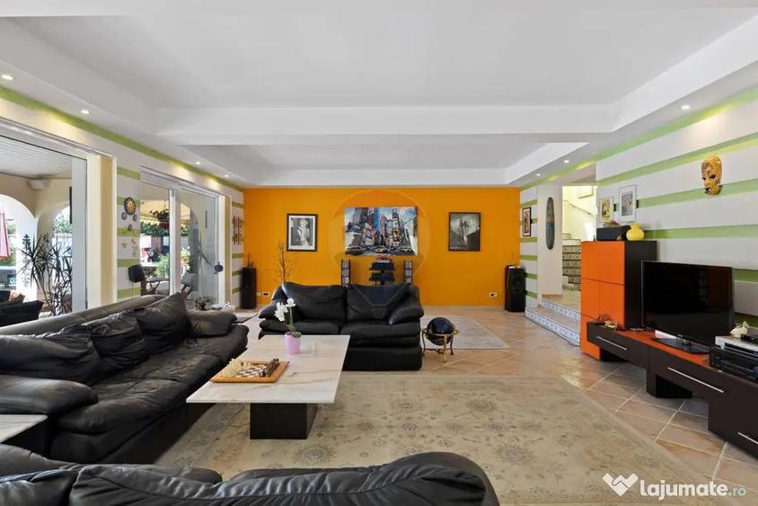 Casă cu 4 camere cu Teren 921 Mp în Subcetate